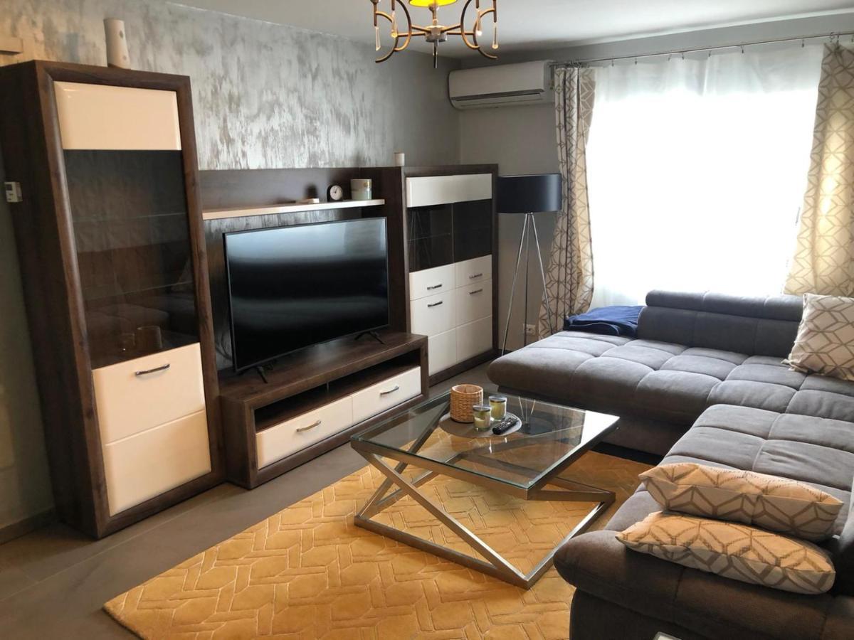 Page1 Ultracentral Apartament Targoviste Extérieur photo
